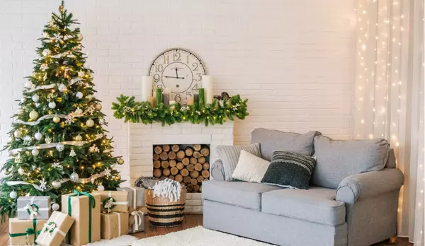 How to Stage Your Home With Holiday Cheer,