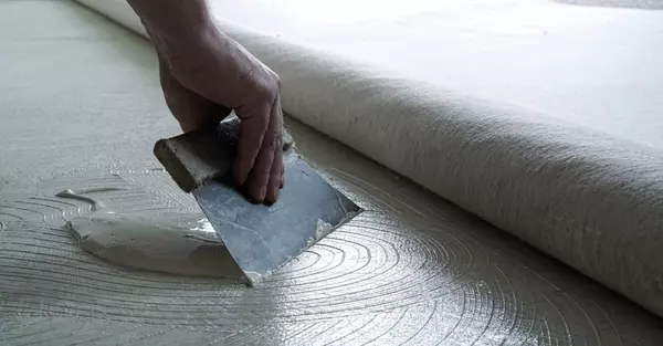 Changing Up the Flooring? How to Remove Carpet Glue,