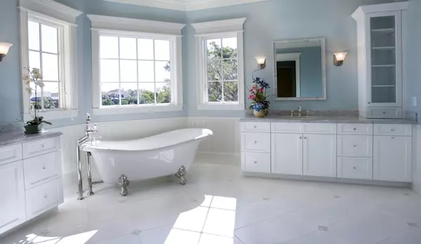 How to Stage a Luxurious Bathroom,