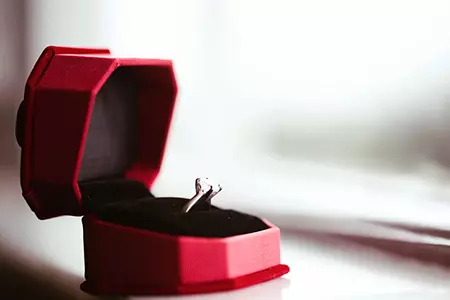 How Much to Spend on an Engagement Ring,