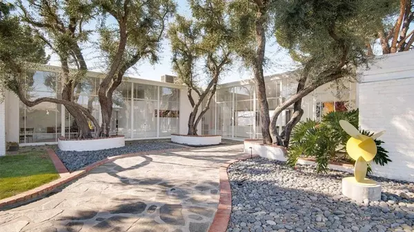 Frank Sinatra&#8217;s Former California Compound Sees Price Drop to $12.75M,Kellie Speed