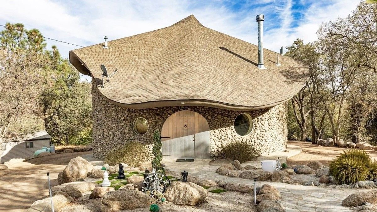 California Hobbit House