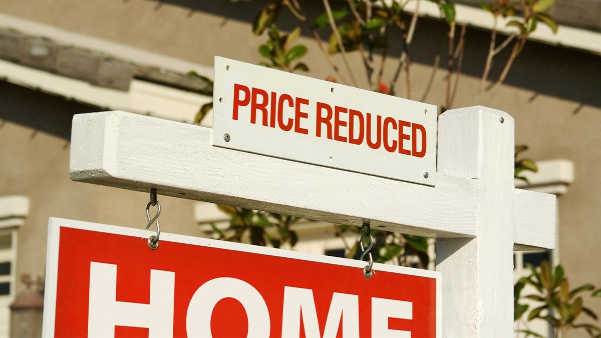 Home Prices Fall and Listings Soar: Could It Be a Good Time to Buy Despite High Mortgage Rates?