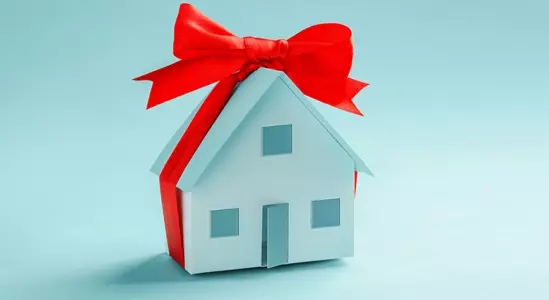 Your House Could Be the #1 Item on a Homebuyer’s Wish List During the Holidays,KCM Crew