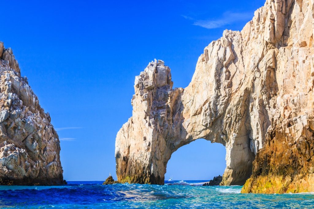 Los cabos Arch rock formation in the ocean