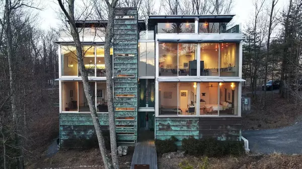 Mountain Modern: Contemporary Glass and Copper Home Is a Rarity in West Virginia,Tiffani Sherman