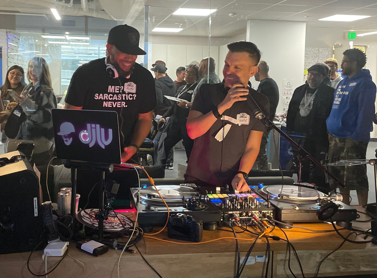 DJs Twitch social platforms