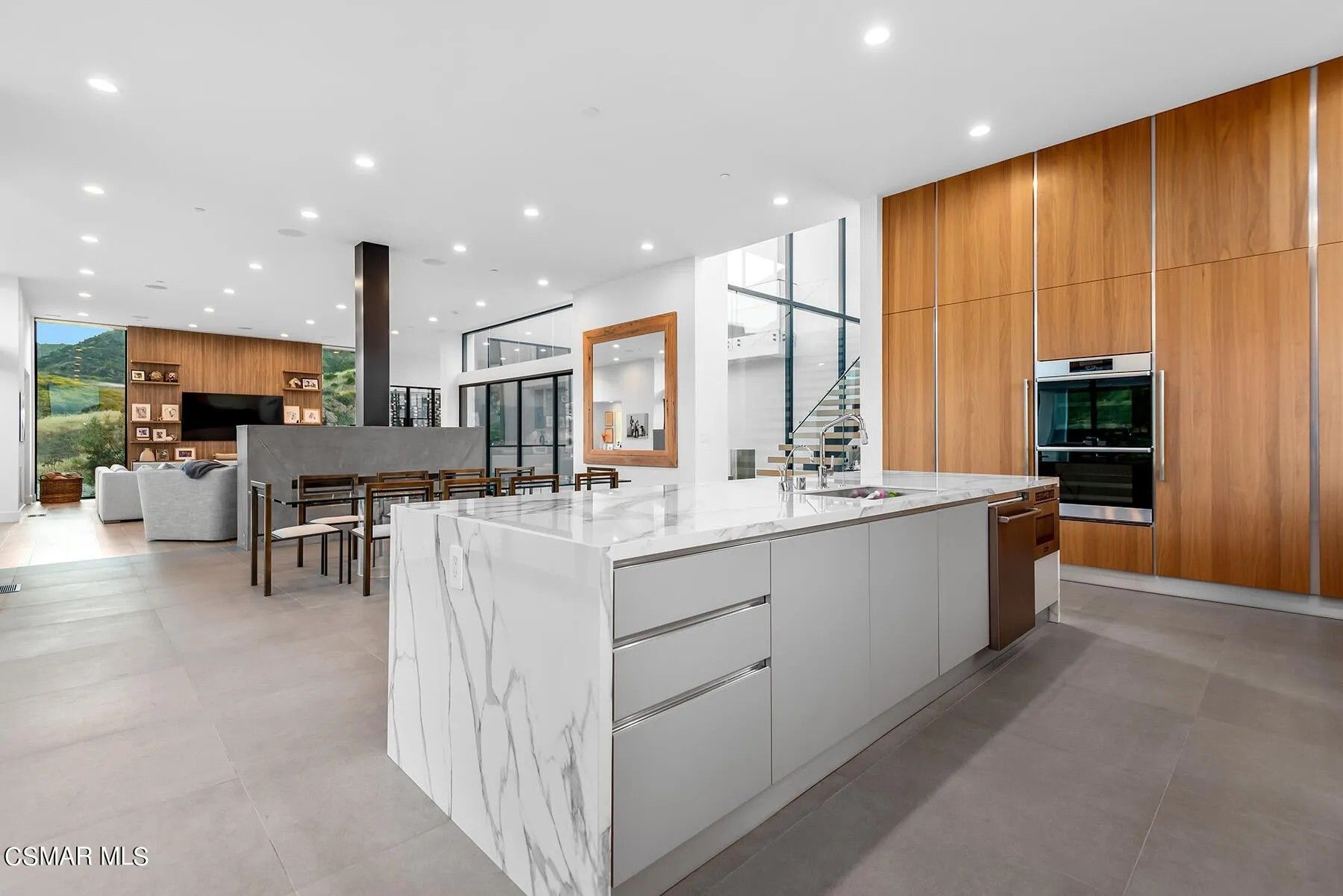 Wide plank floors and center island