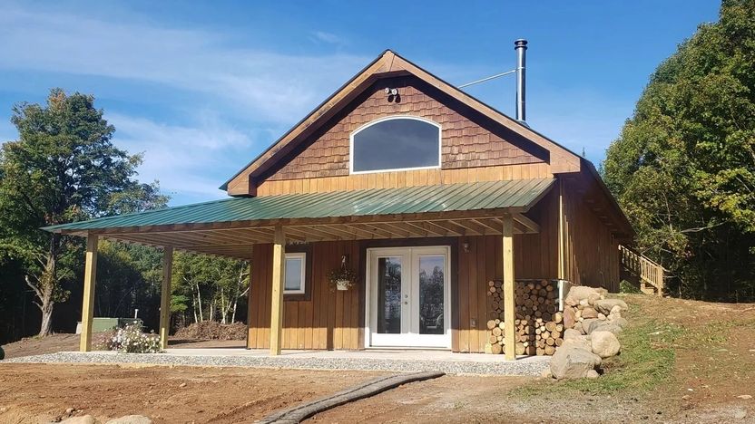 W8744 Johnson Ln, Iron Mountain, MI 49801