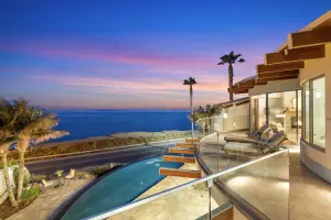 Property Spotlight: Endless Summer Views from Sunset Cliffs, San Diego,juliaercolino