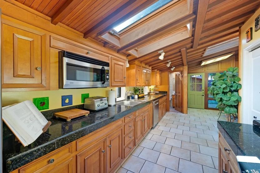 Realtor.com - Charles M. Schulz Home 8