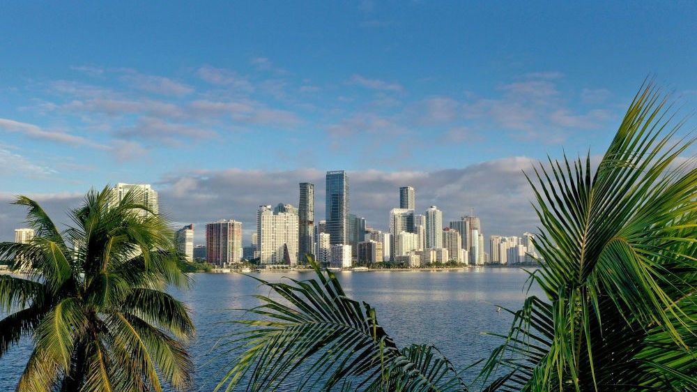 U.S. Home Prices Fell in July, as Mortgage Rates Approach 7%