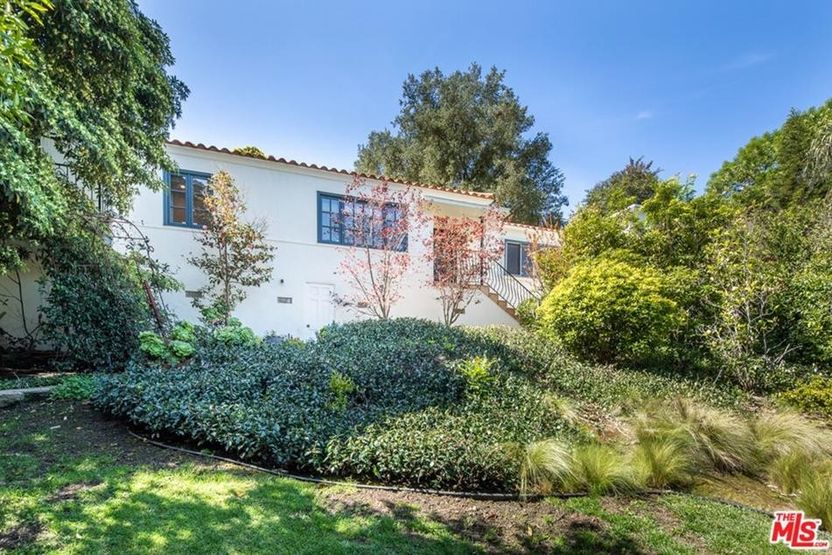 Kaley Cuoco Sherman Oaks home