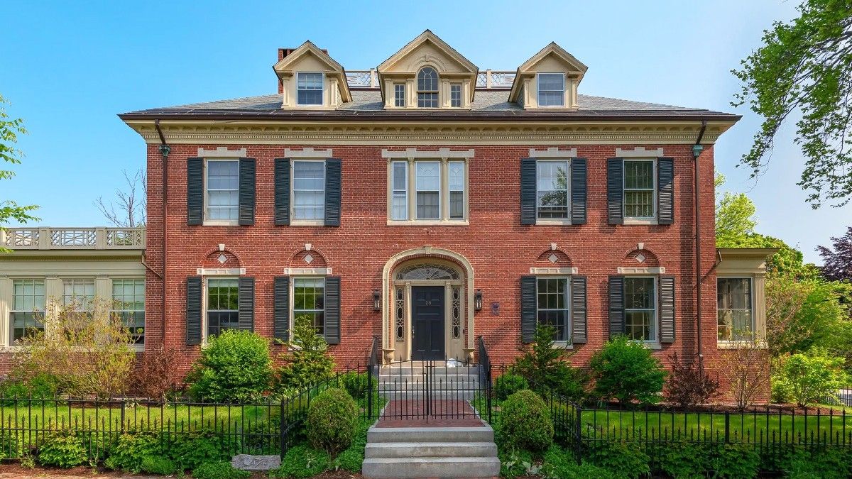 Caught in Maine's Webb House: Historic Portland Property Wants to Attract a Buyer for $3.4M
