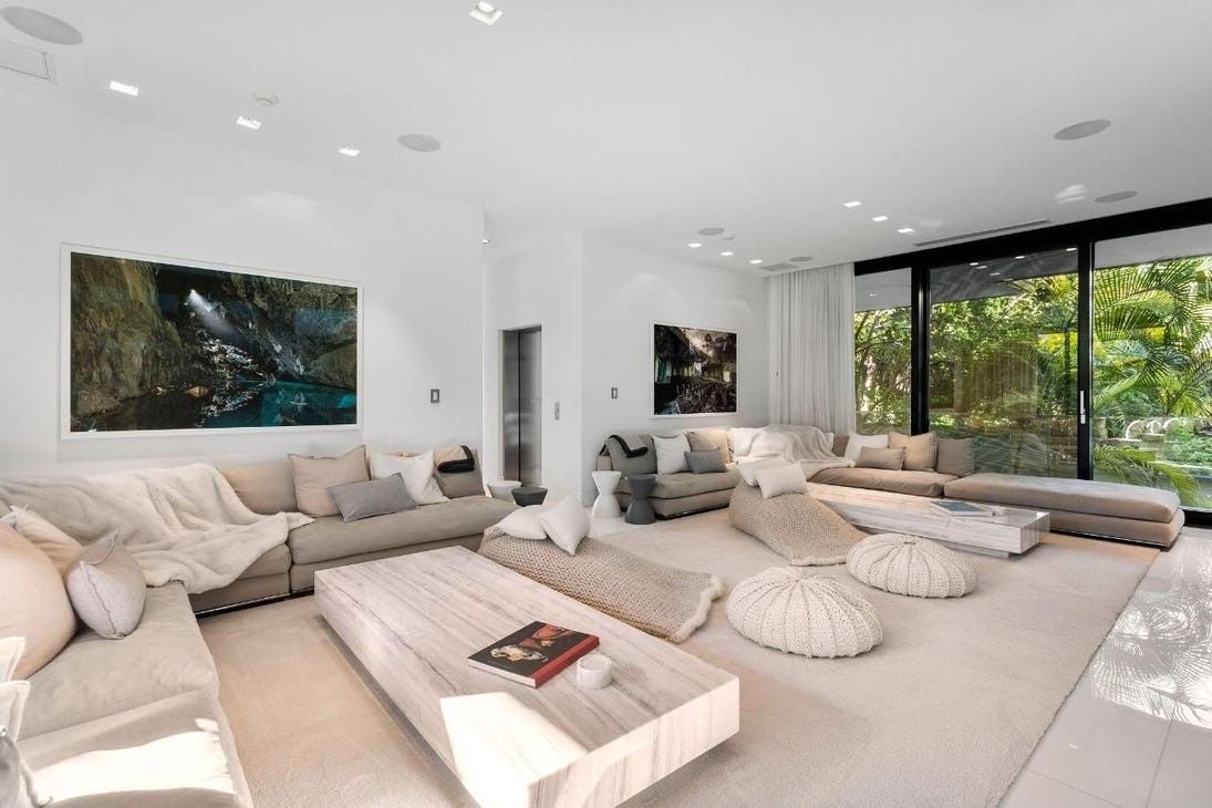 Bahamas estate