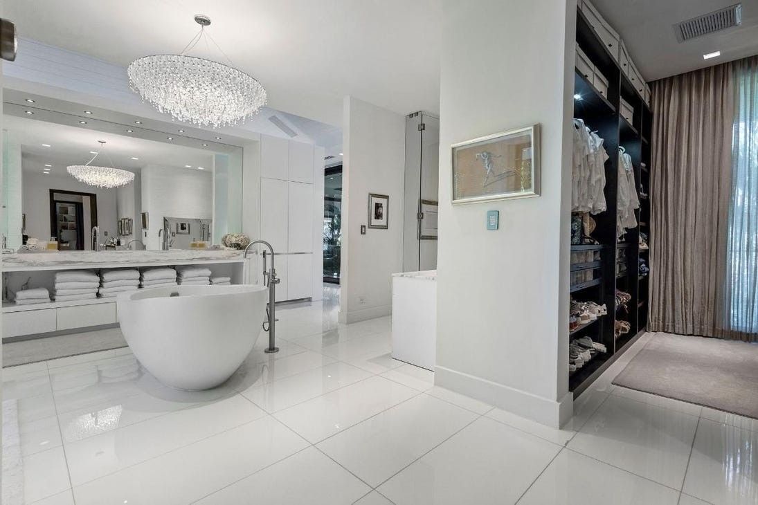 Bahamas estate