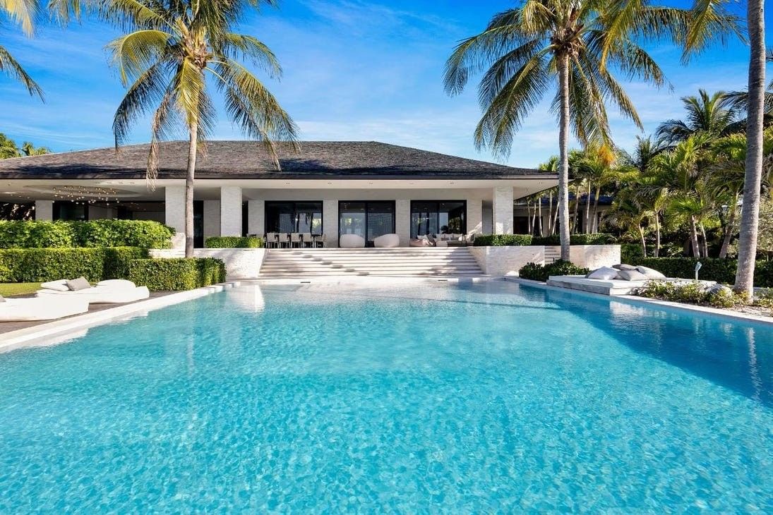 Bahamas estate