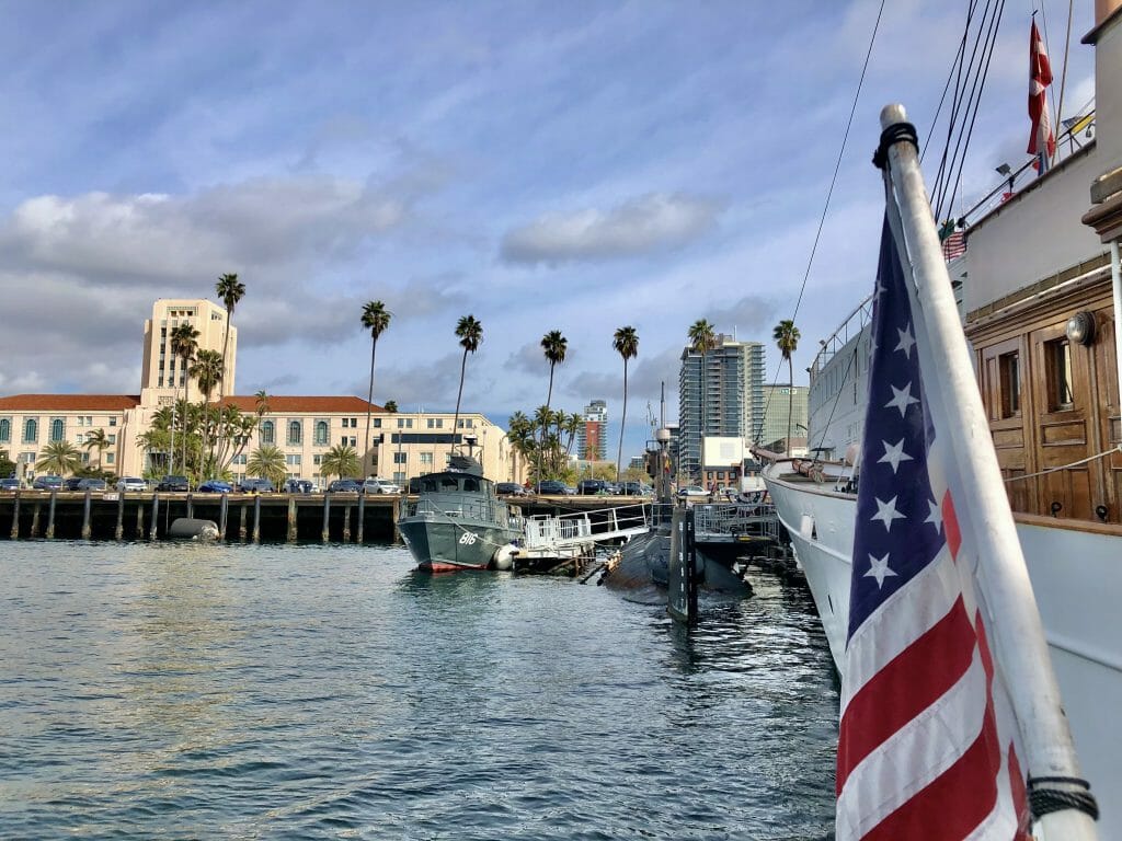 PCF-816 on the left - USS Dolphin in the middle - Medea on the right