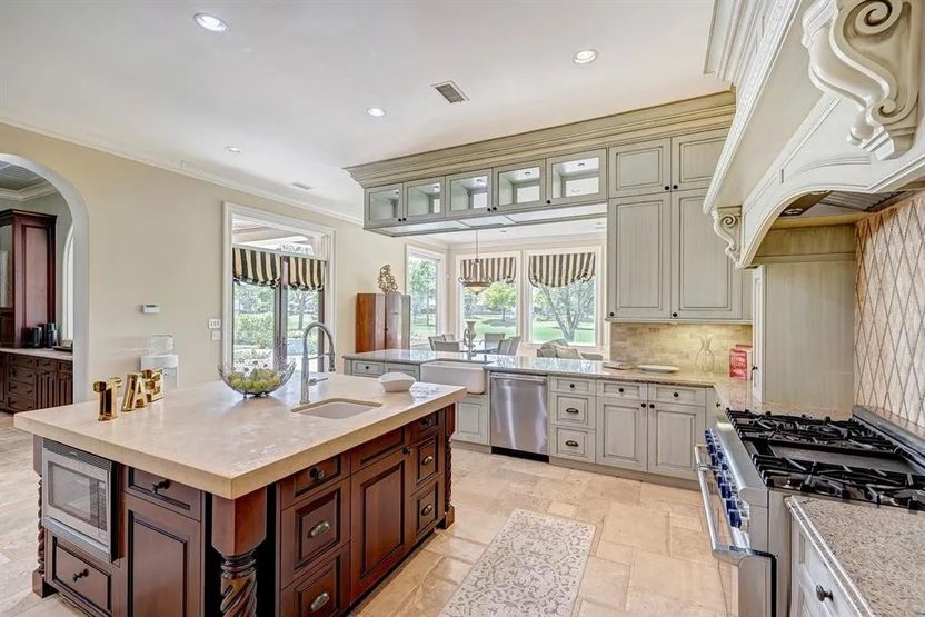 Realtor.com - Yolanda Adams Home