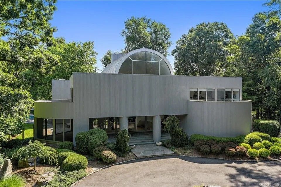 Myron Goldfinger New Castle Home
