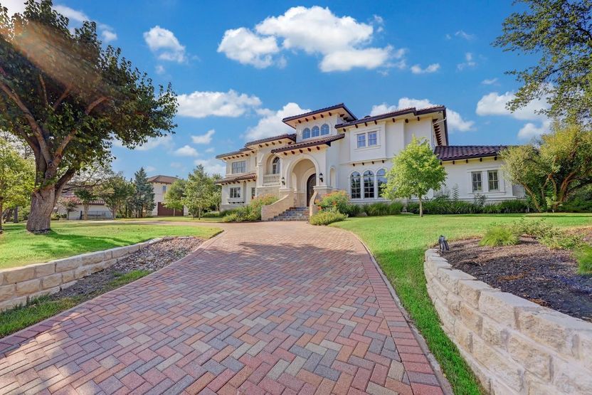 Realtor.com - Rudy Tomjanovich home