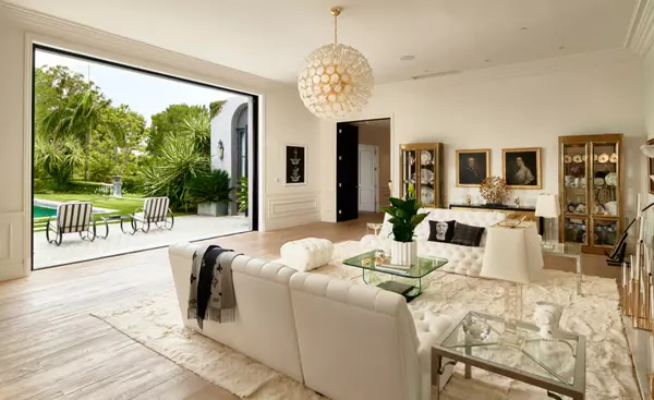 Old Hollywood Glamour, Re-Scripted, $20M,Philip Ferrato