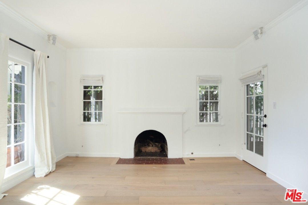 Realtor.com - Rashida Jones Home 5