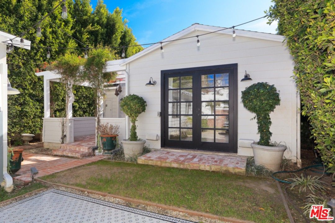 Realtor.com - Rashida Jones Home 12