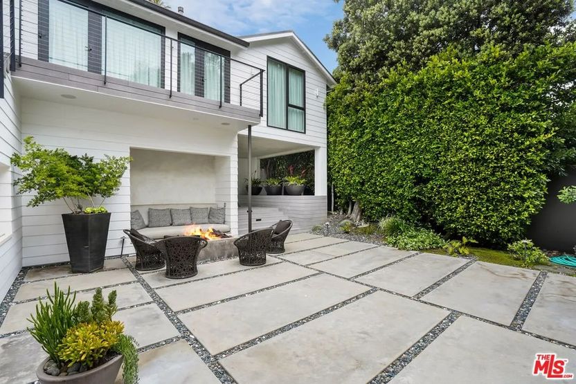 Realtor.com - Ray Romano House 2