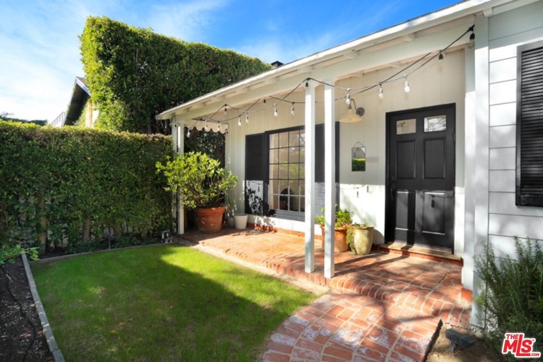 Realtor.com - Rashida Jones Home 1