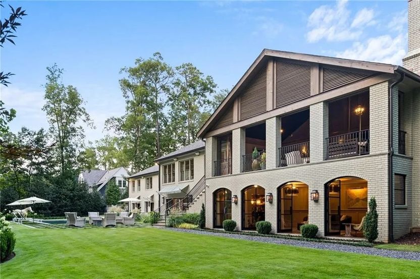 Realtor.com - Melissa McCarthy and Ben Falcone Home 14