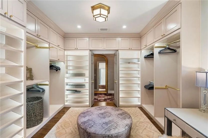 Realtor.com - Melissa McCarthy and Ben Falcone Home 14