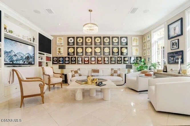 Realtor.com - Paul Anka Home 4