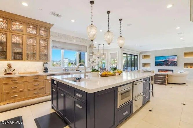 Realtor.com - Paul Anka Home 5