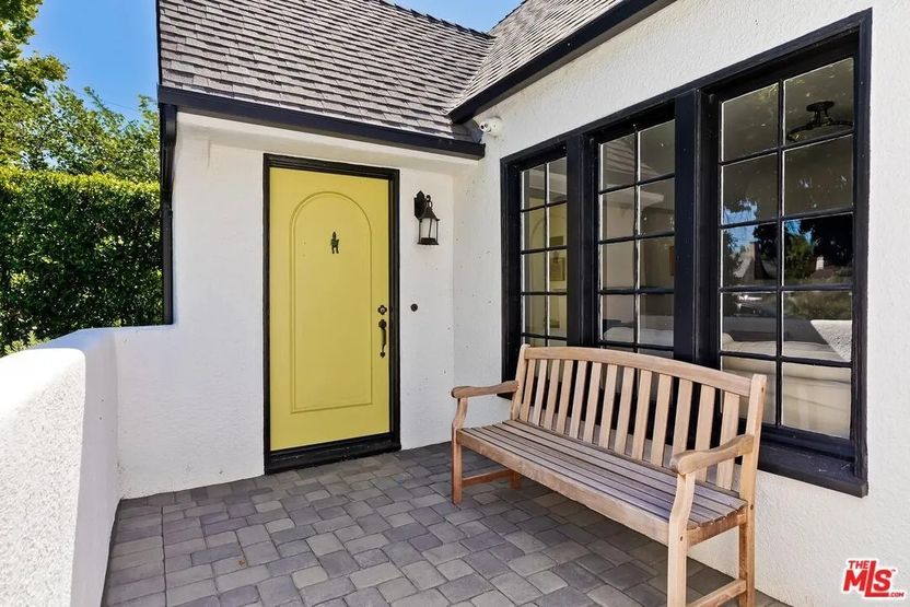 Realtor.com - Kiefer Sutherland 2