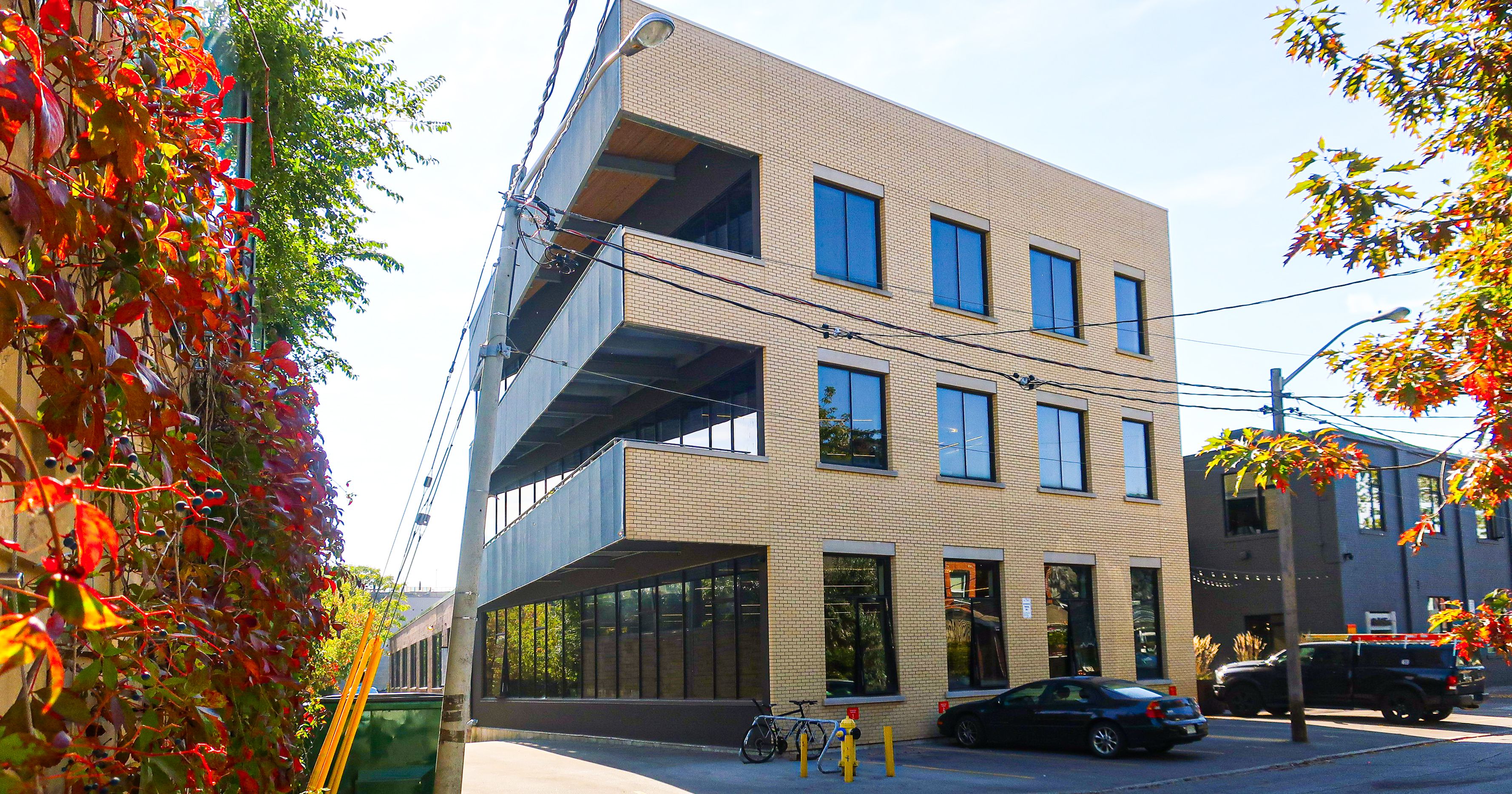 Designing a low-scale building that fits into the surrounding residential landscape was a priority for the Golden Nugget, a hybrid-timber, three-storey office complex, on Golden Avenue in Toronto’s west end.