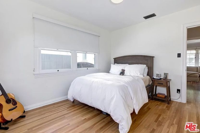 Realtor.com - Kiefer Sutherland 11