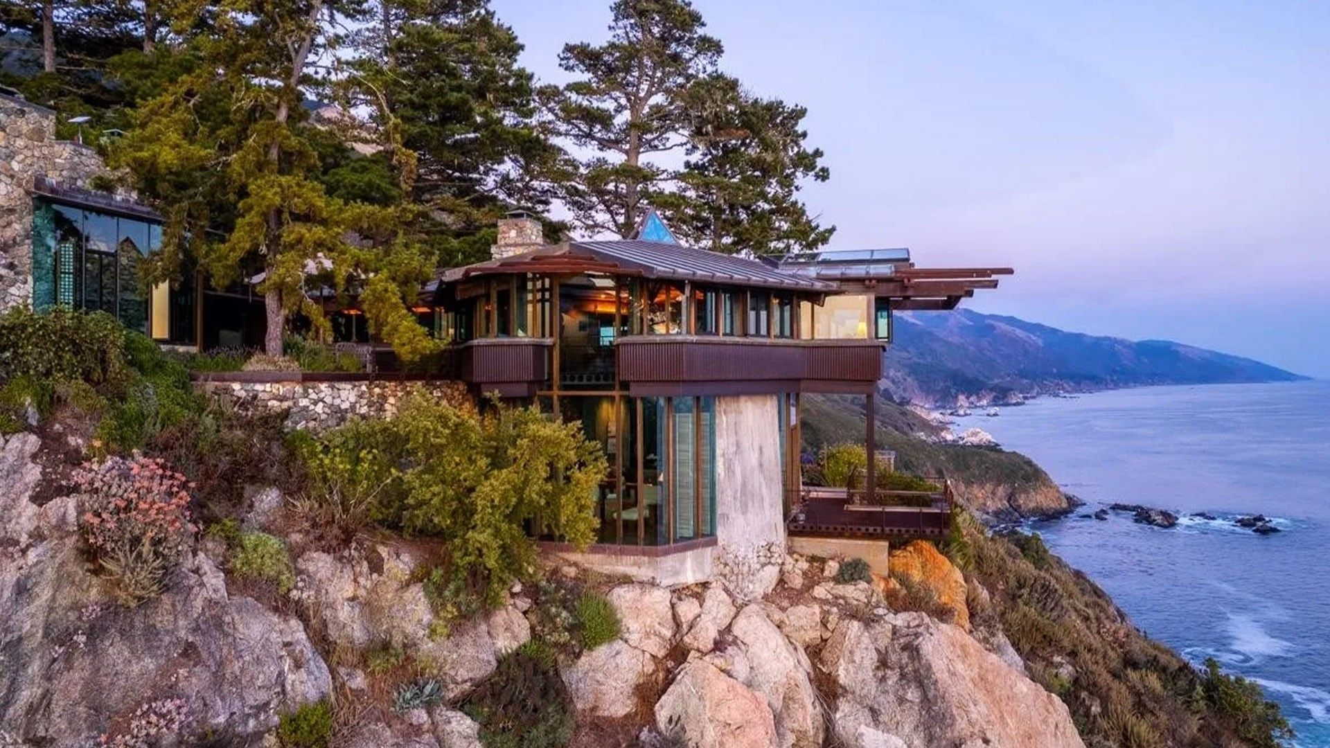A Cliffside estate in Big Sur, CA