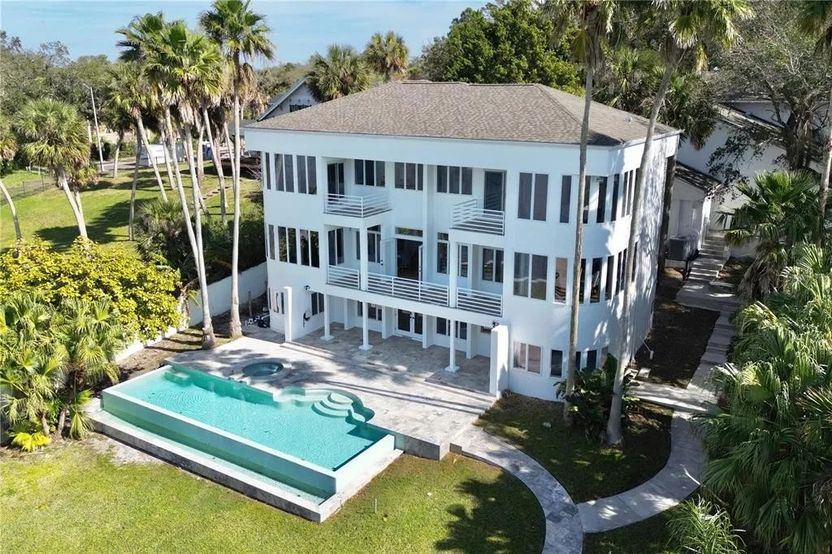 Realtor.com - Kirstie Alley 1