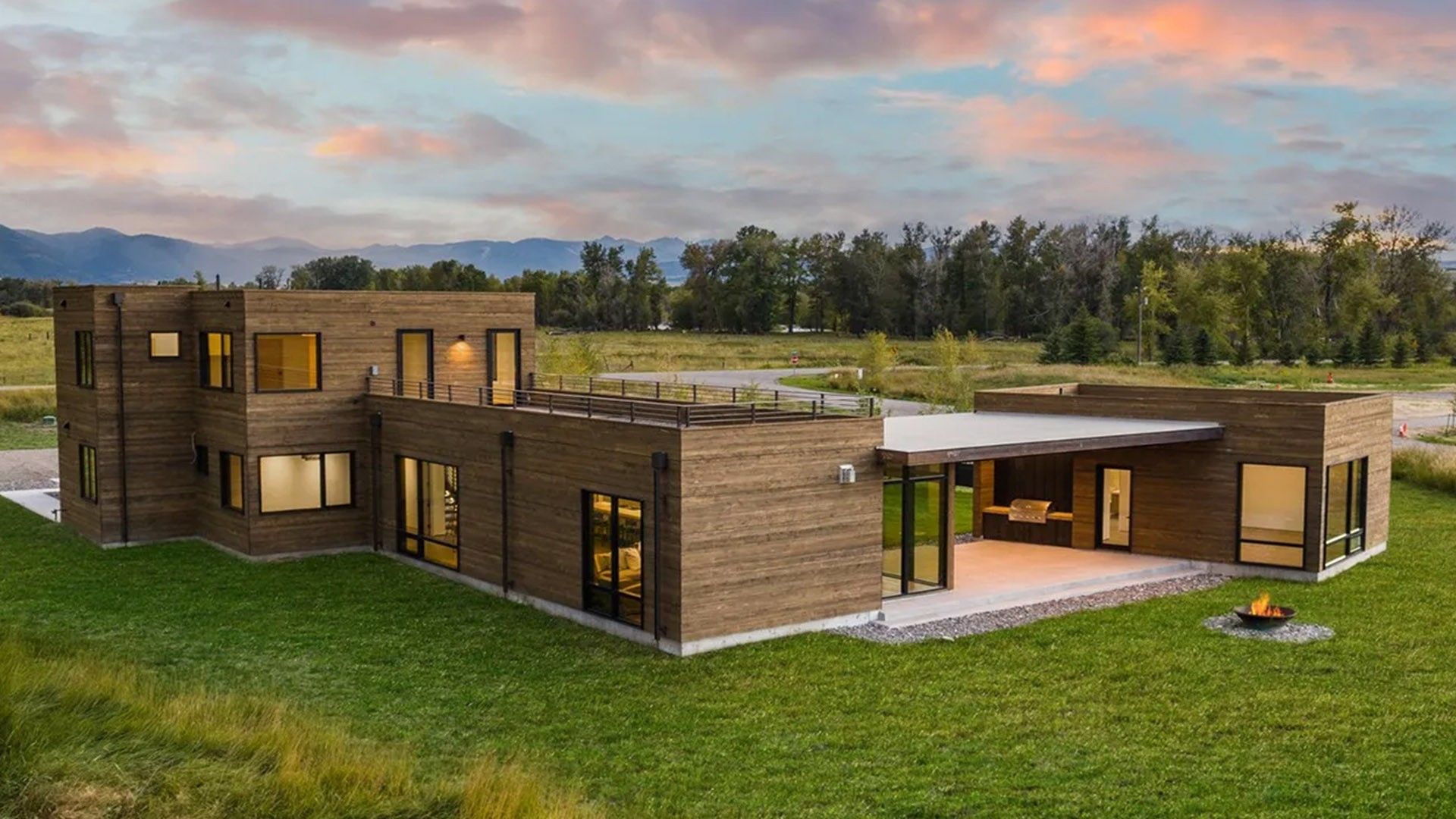 New Modern home in Bozeman on the Gallatin River
