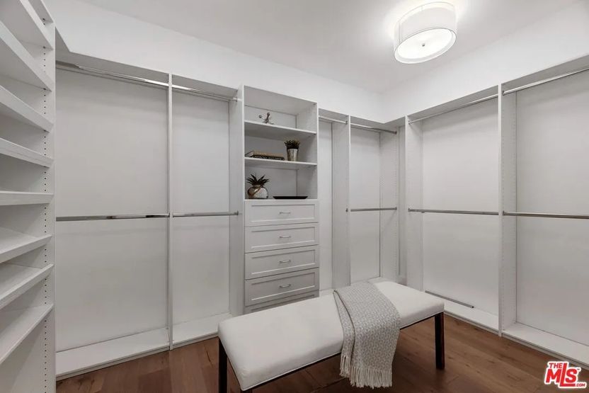 Realtor.com - Kristin Chenoweth 7