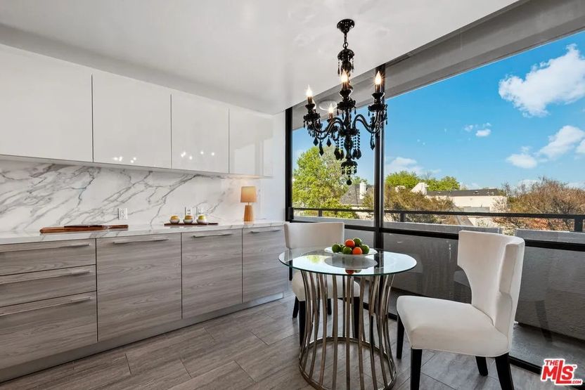 Realtor.com - Kristin Chenoweth 4