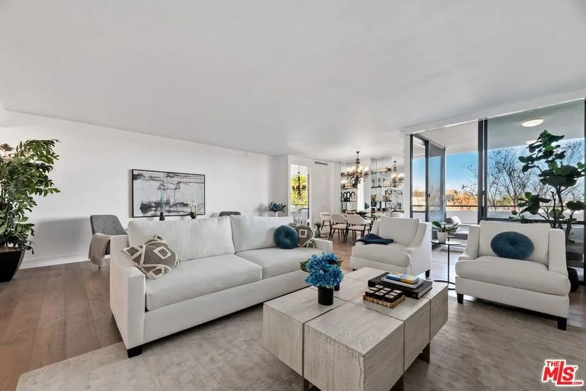 Realtor.com - Kristin Chenoweth 1