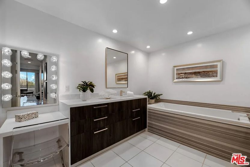 Realtor.com - Kristin Chenoweth 8