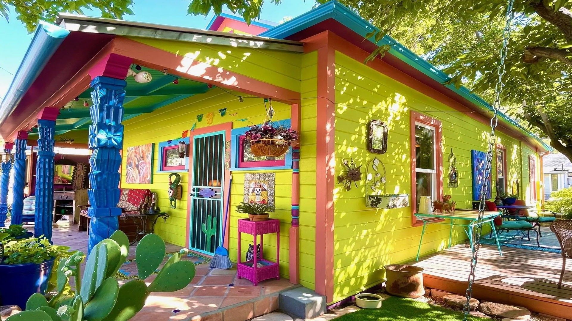 Bright and colorful Bungalow in Bisbee, AZ