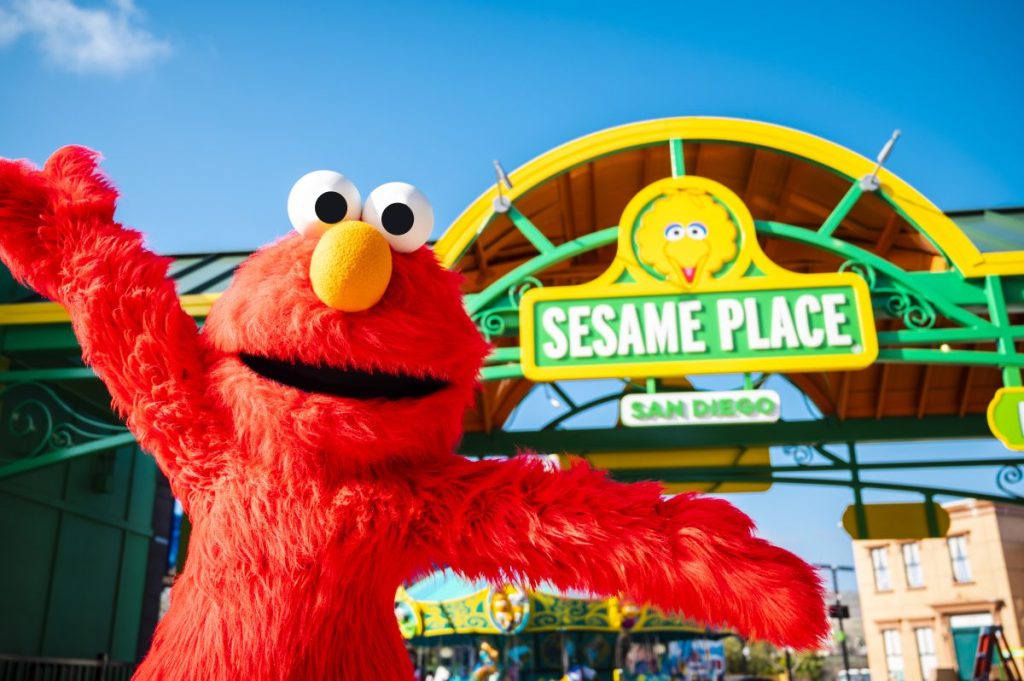 elmo figure in front of Sesame place san diego entrance