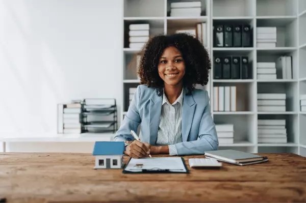 5 Crucial Questions to Ask a Mortgage Professional Before Buying a Home,Timothy Chase
