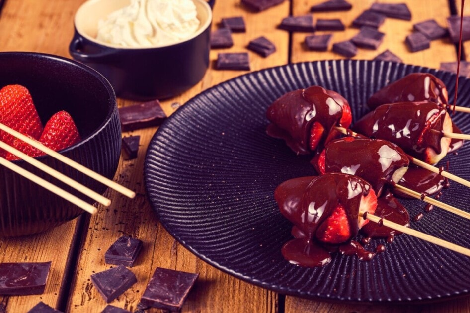 Chocolate fondue with strawberries