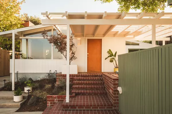 Andreas Larsson Rehabilitates A Mid-Century Classic, $2.388M ,Philip Ferrato