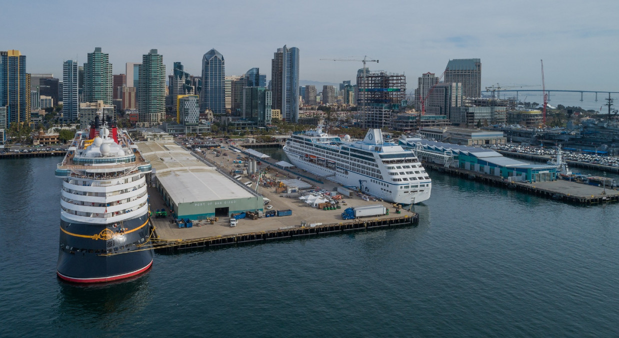 Aerial Broadway Pier cruise ships